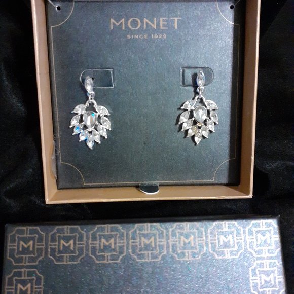 Crystal Teardrop Earings - Picture 3 of 3